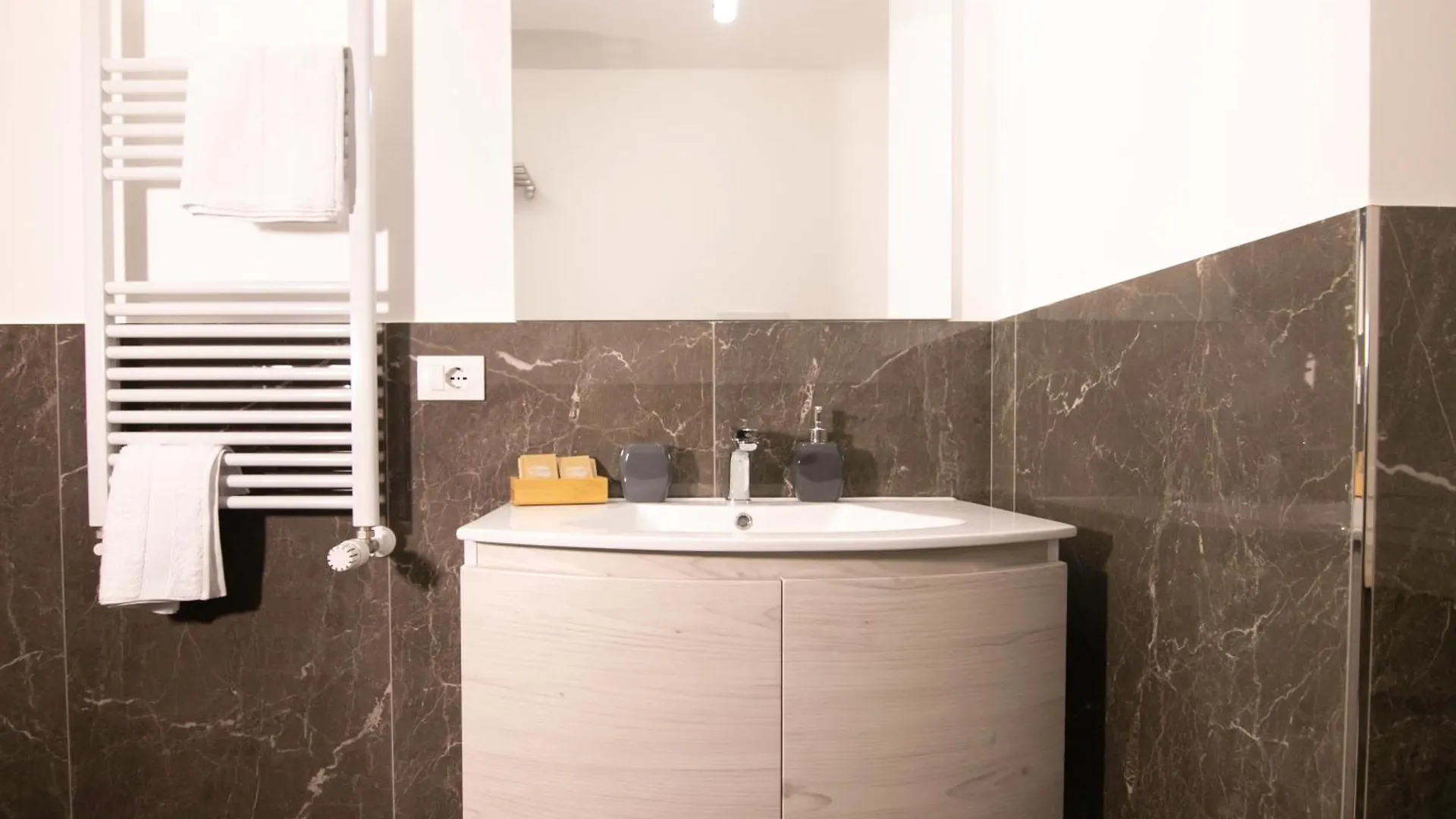Villareale47 Luxury Suites & Rooms Palermo 0*,  Italy